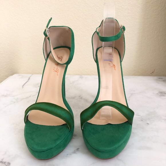 SOLD❤️ Size 9 Green Suede Open Toe Sandal - Picture 2 of 8